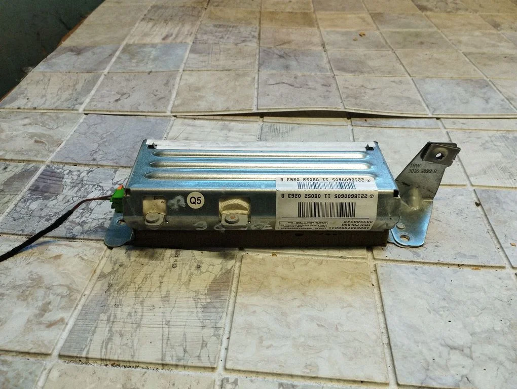 Rear door airbag 2218600605
