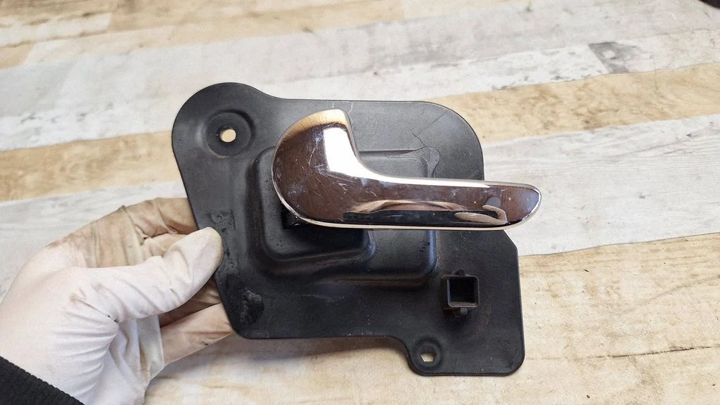 Rear door interior handle trim – Opel Meriva A (2003-2010)