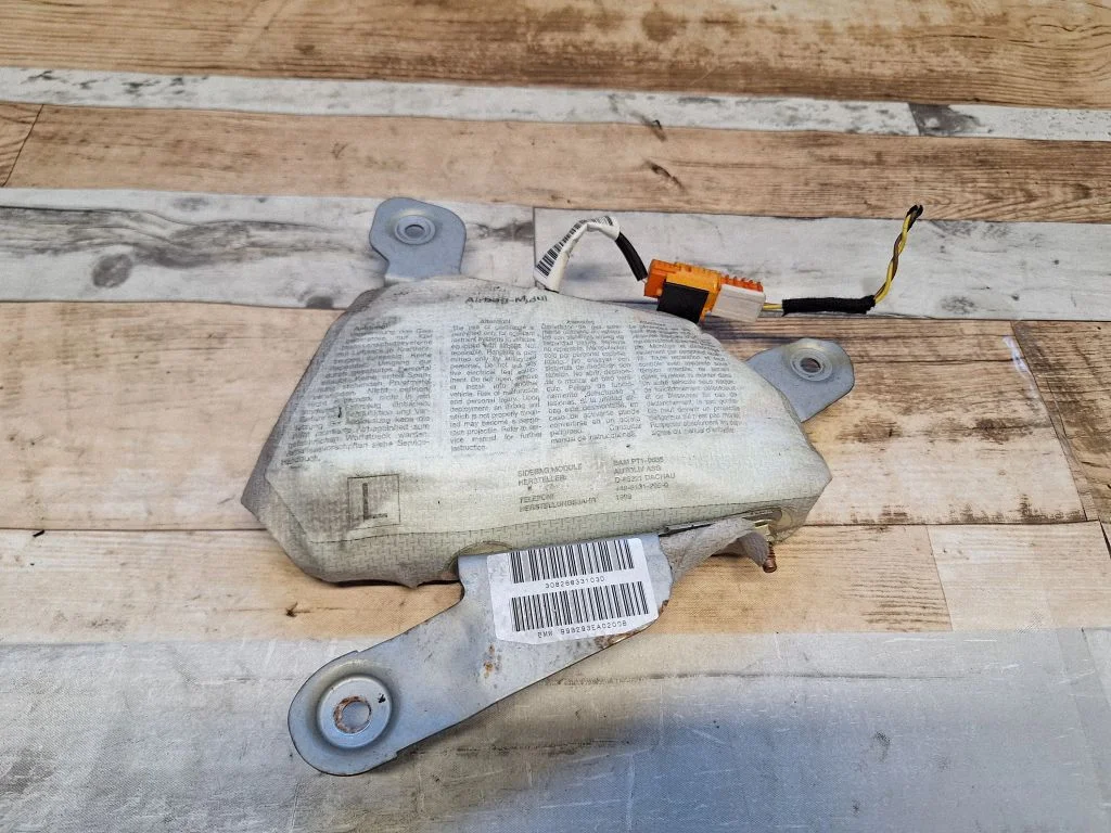 Front door airbag – BMW 5 Series E39 (1996-2003)