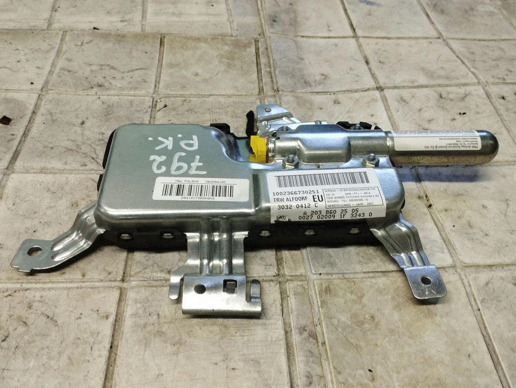 Front door airbag – Mercedes-Benz C-Class W203 (2000-2007)