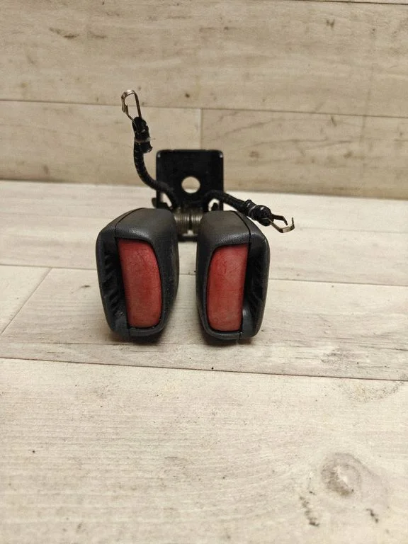 Rear seatbelt buckle – Volvo V70 (2000-2004)
