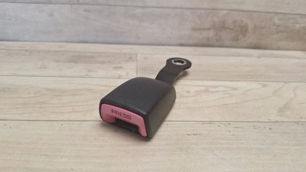 Rear seatbelt buckle – rear left