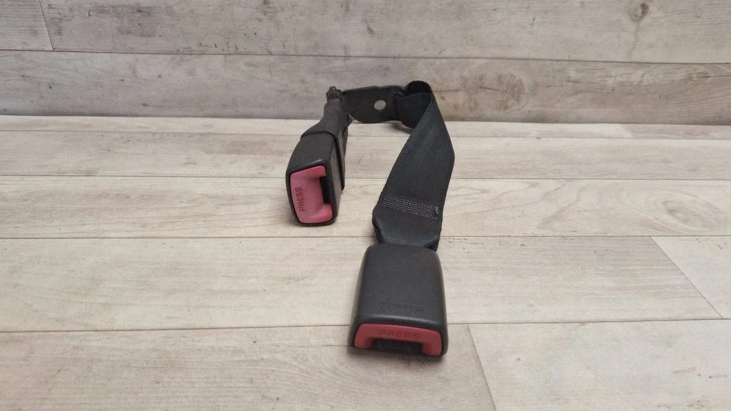 Rear seatbelt buckle – rear left