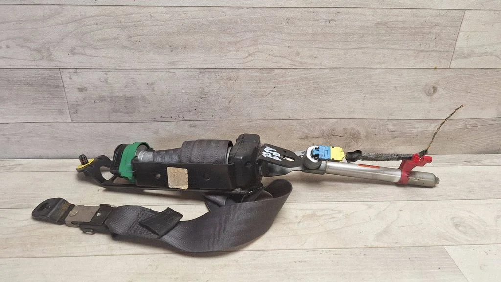 Front seatbelt 8626240
