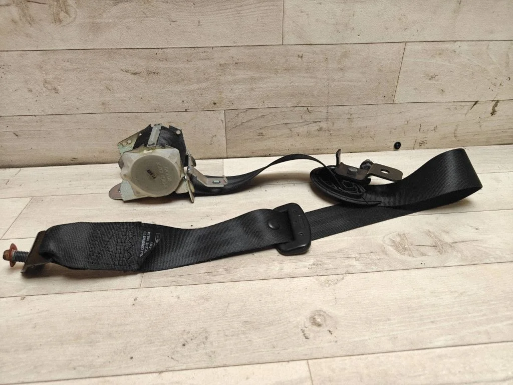 Tagumine turvavöö 89810201H500
