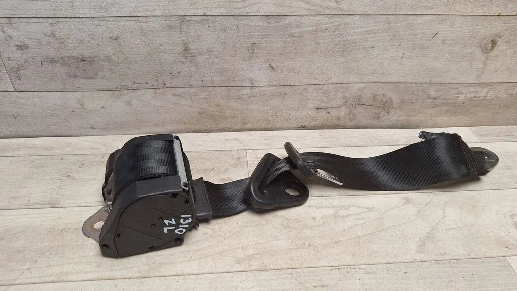 Rear seatbelt 88845AX311