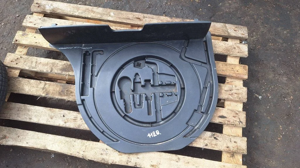 Osłona wnęki koła zapasowego – Toyota Yaris Verso (1999-2005)