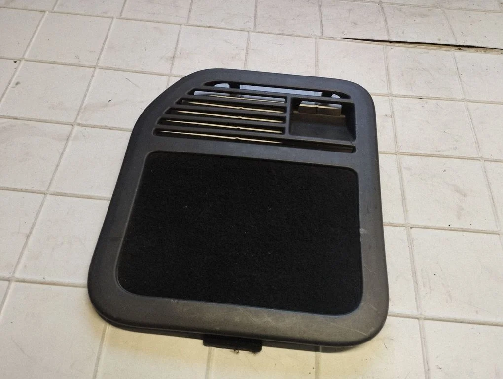 Trunk/boot trim cover BJ32405B81AAW