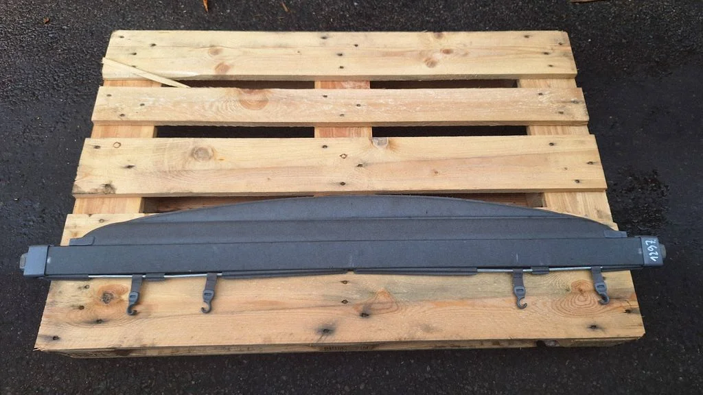 Parcel shelf load cover – Toyota Avensis T250 (2003-2006)