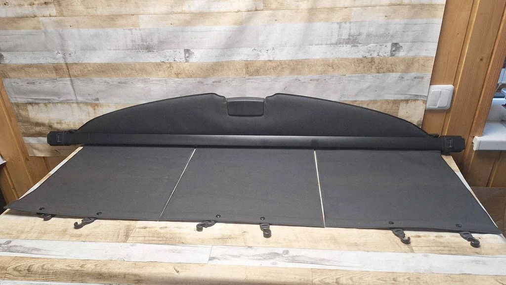 Uchwyt rolety bagażnika – Toyota Corolla Verso AR10 (2004-2009)