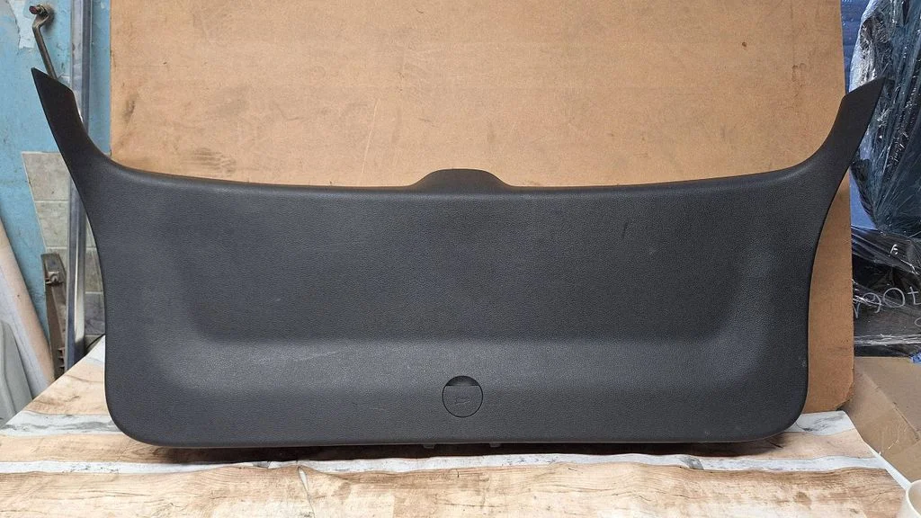 Tailgate/boot lid cover trim – Volkswagen Golf Plus (2005-2013)