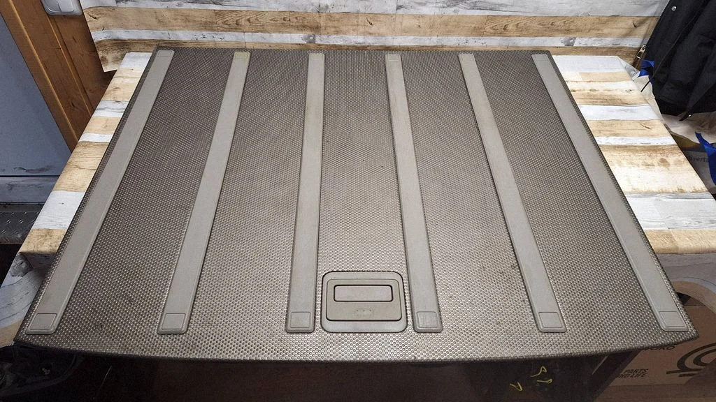 Trunk/boot floor carpet liner