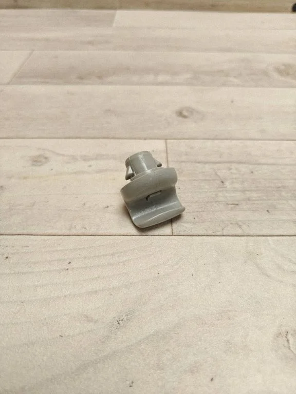 Sun visor clip/hook/bracket