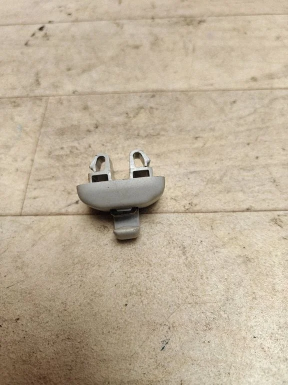 Sun visor clip/hook/bracket
