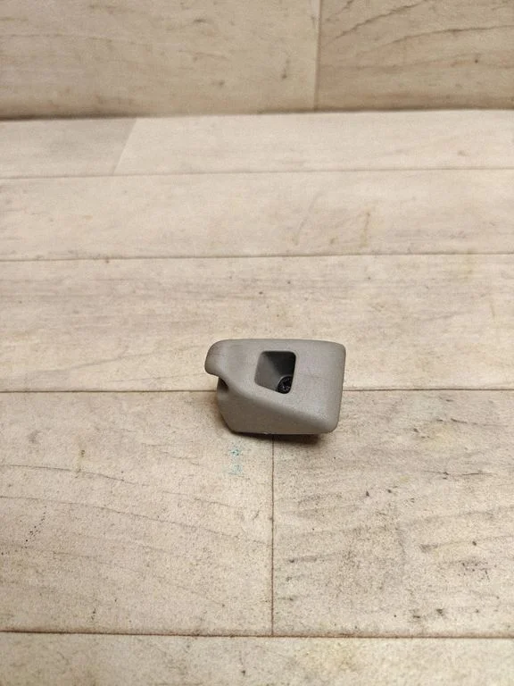 Sun visor clip/hook/bracket