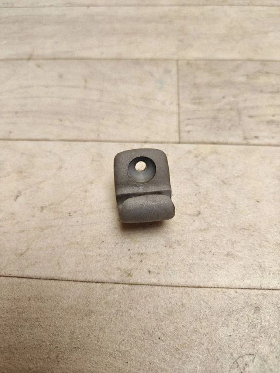 Sun visor clip/hook/bracket