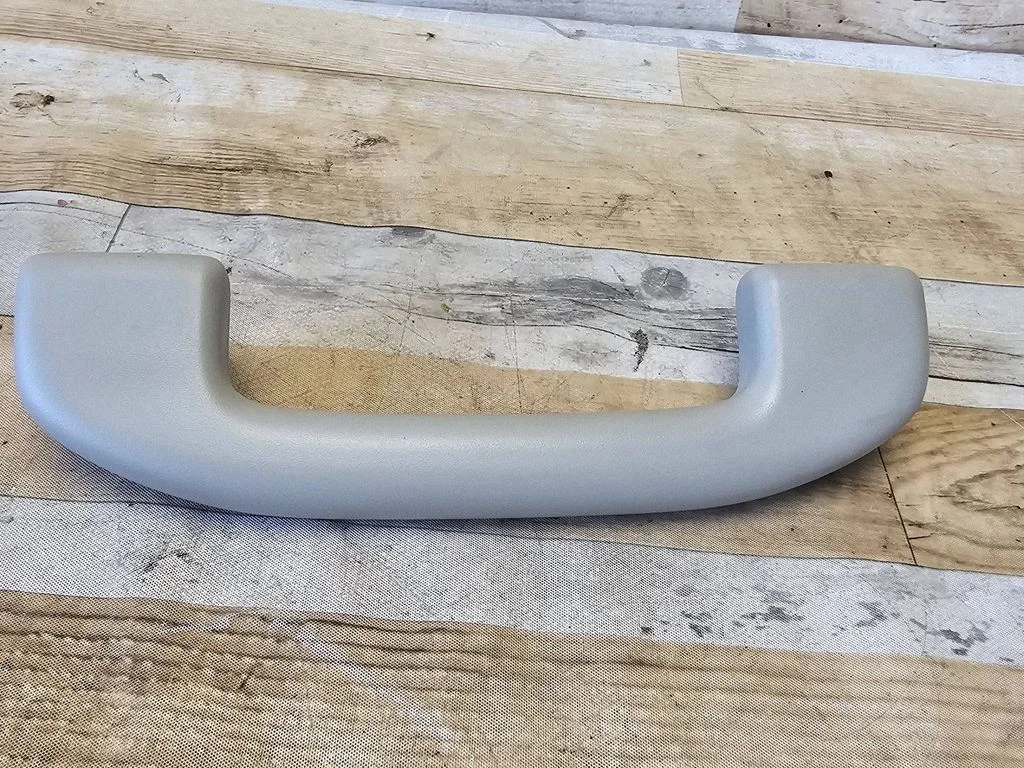 Front interior roof grab handle – front right