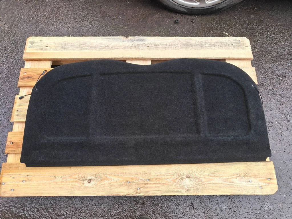 Parcel shelf