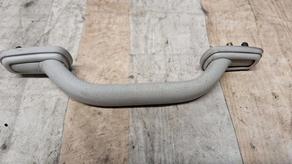 Front interior roof grab handle 705857607A