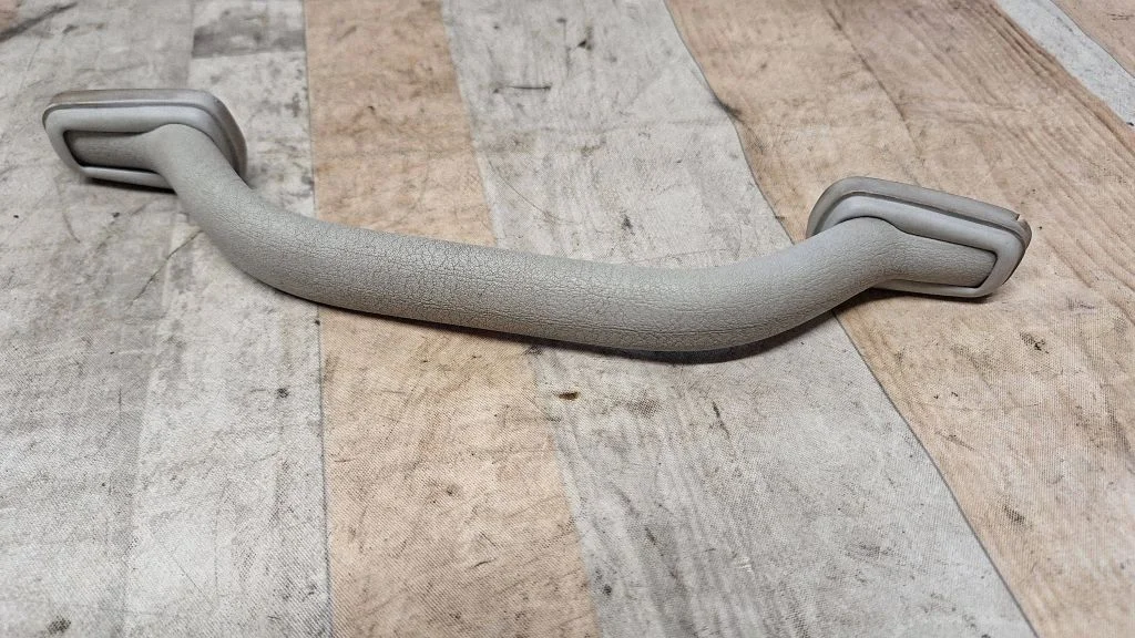 Front interior roof grab handle 705857607A
