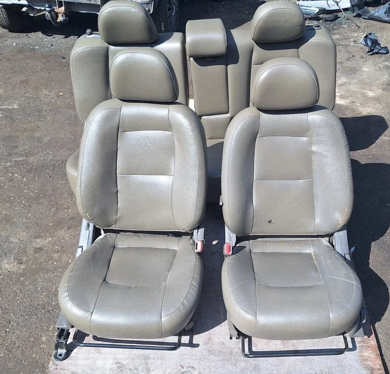 Interior set – Hyundai Santa Fe (2000-2006)