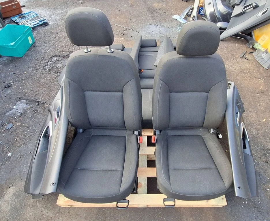Seat set – Opel Insignia A (2008-2017)