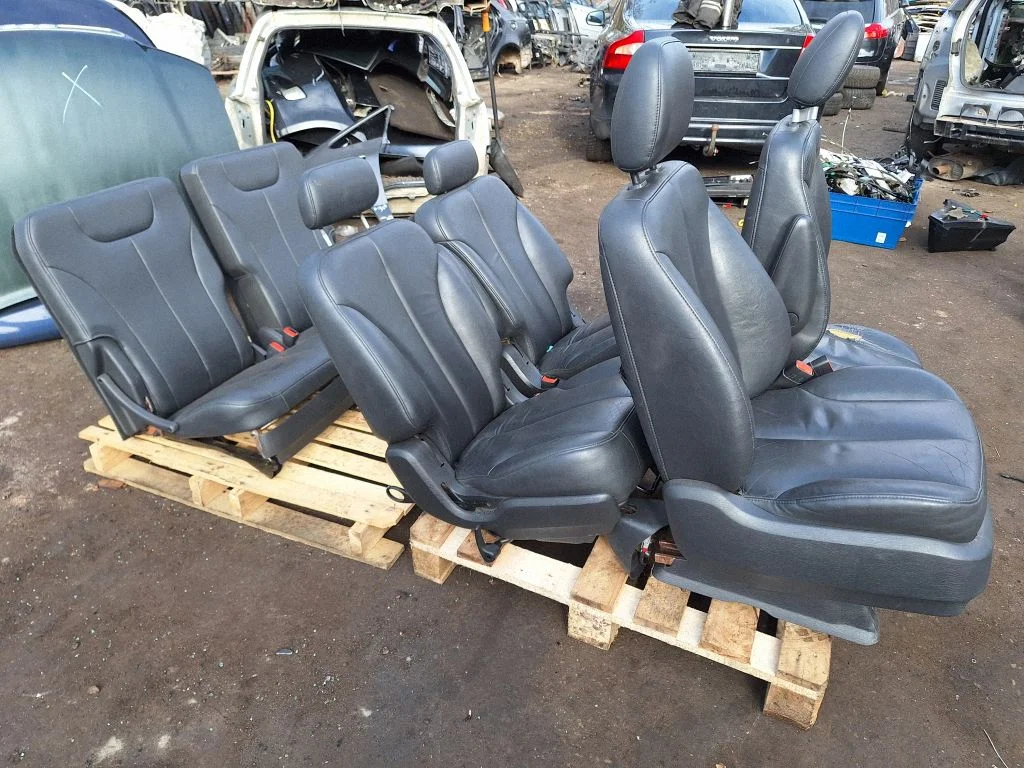 Seat set