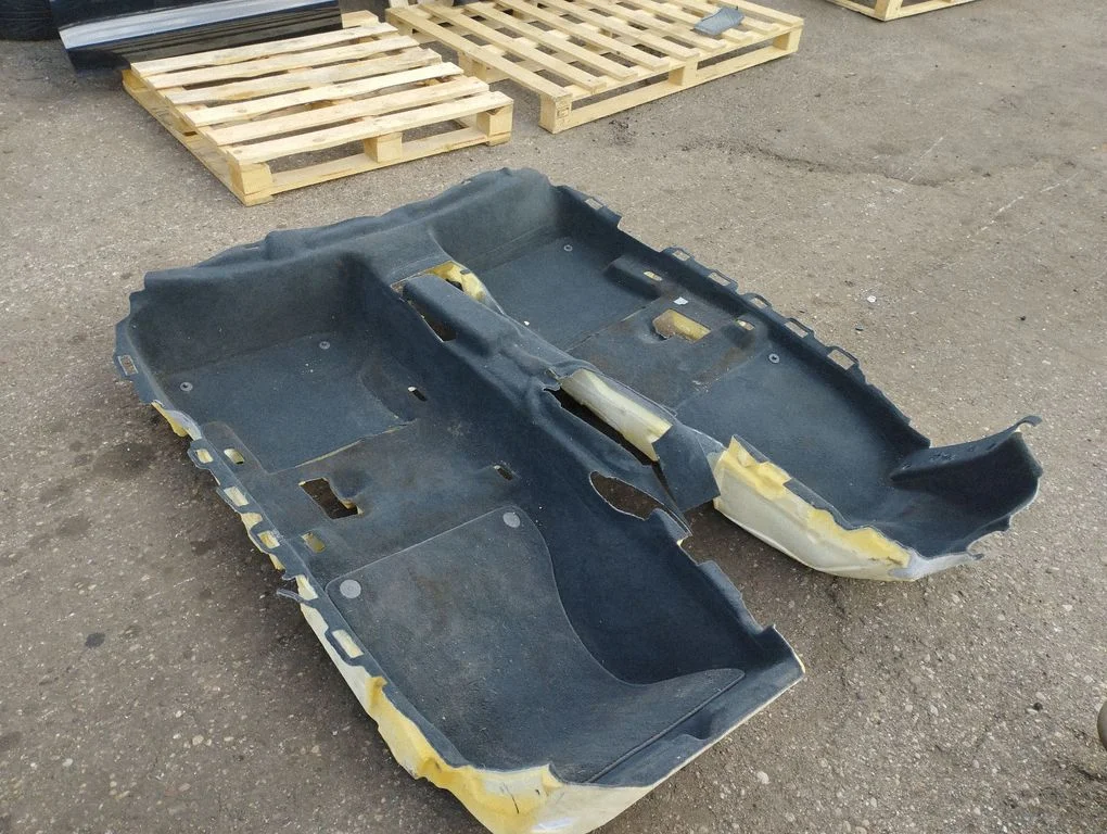 Front floor carpet liner 4G1863021