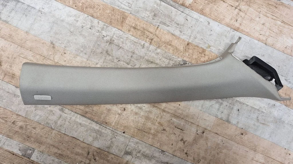 (A) pillar trim – Volkswagen Golf Plus (2005-2013)