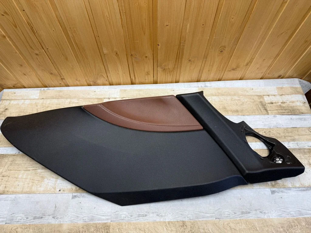 (B) pillar trim (bottom) 1747003