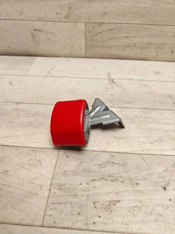 Engine bonnet (hood) release handle