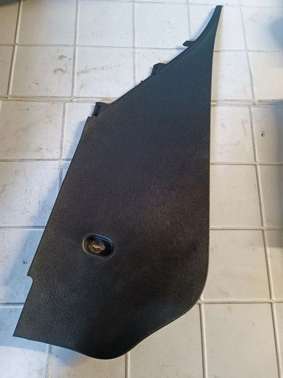 Foot area side trim – Volkswagen Tiguan (2007-2016)