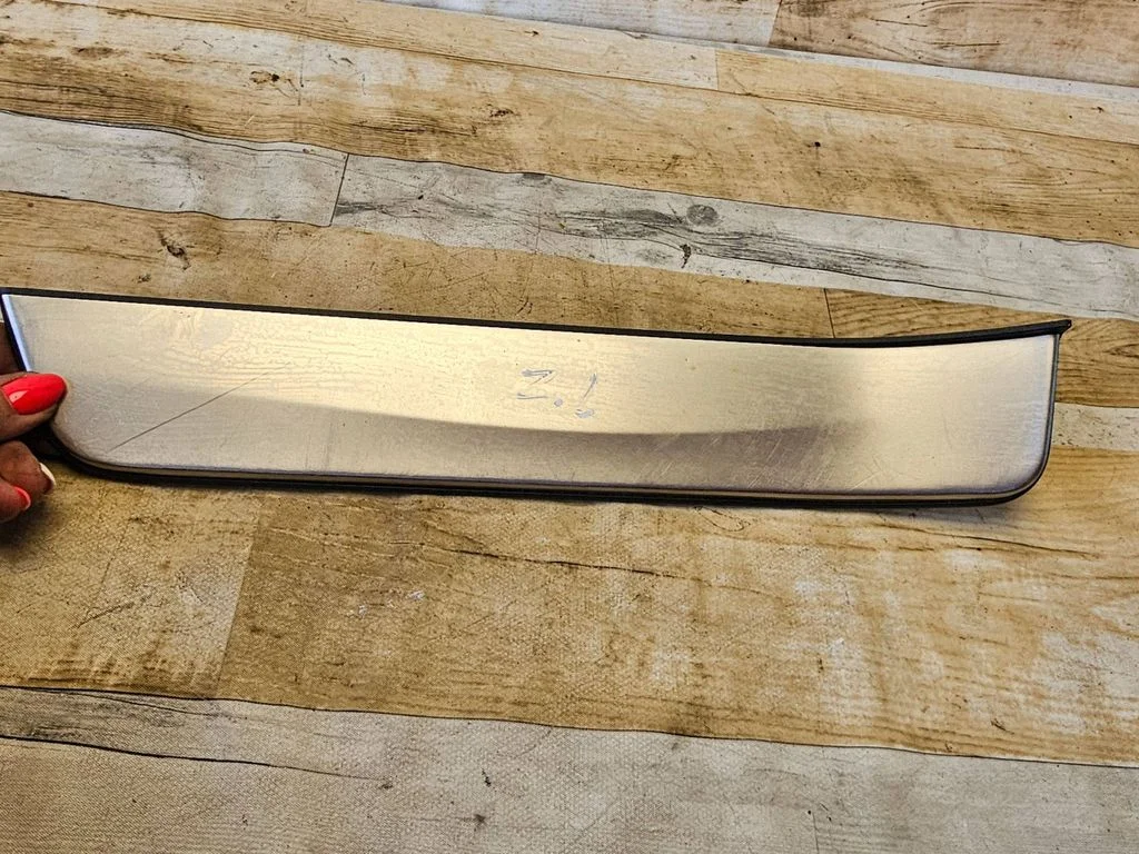 Rear sill trim cover 999G6J2040