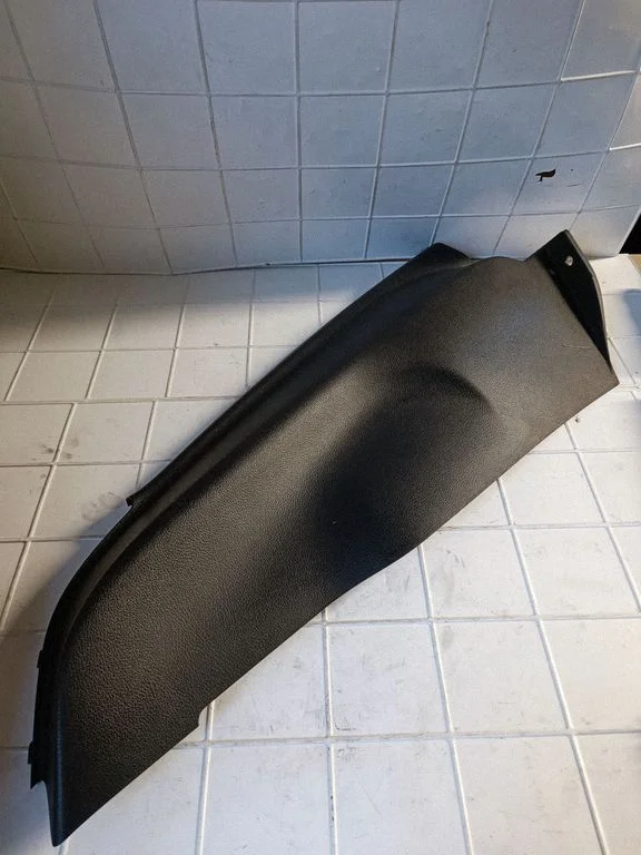 Rear seat side top trim – Volkswagen Tiguan (2007-2016)