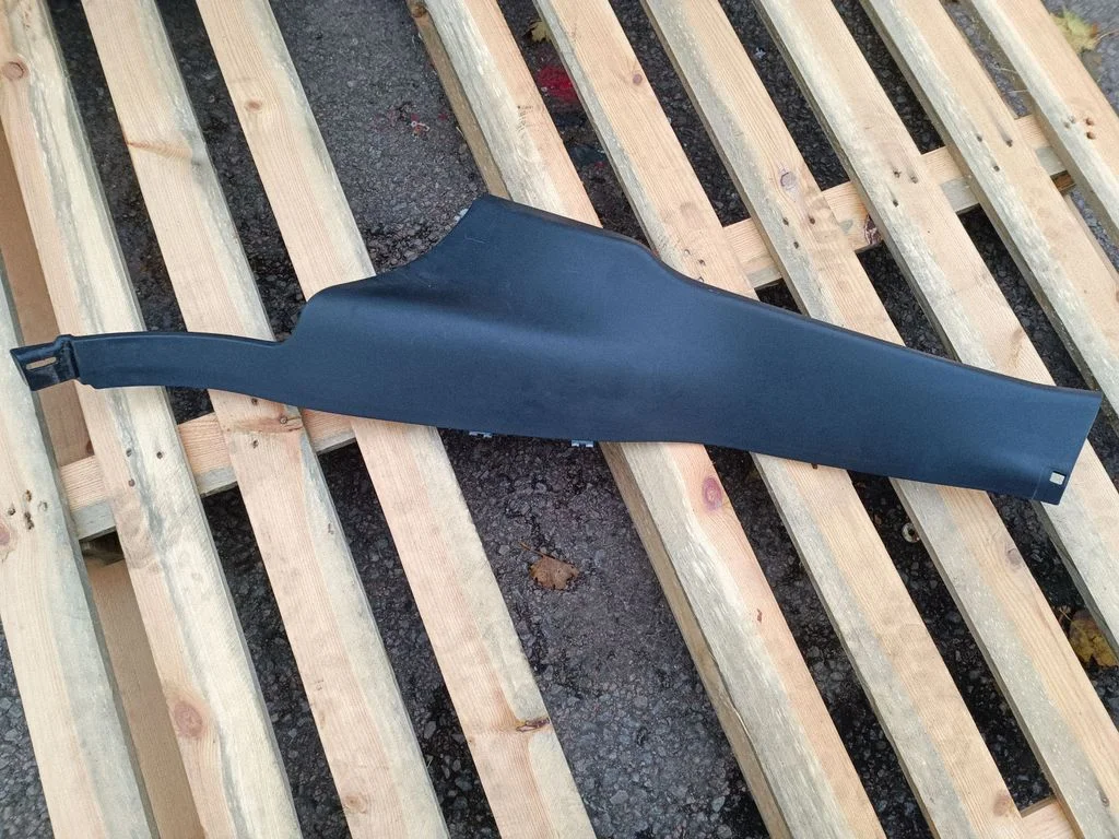 Rear seat side bottom trim – Land Rover Evoque I (2011-2018)
