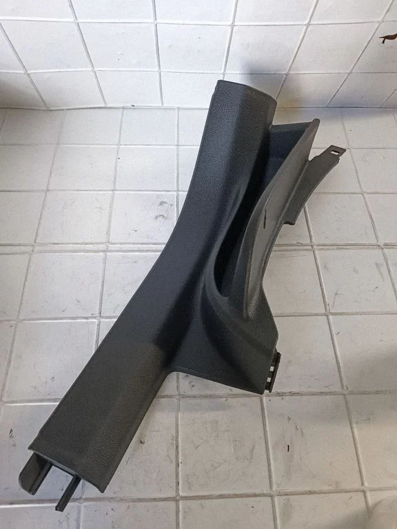 Rear seat side bottom trim – Volkswagen Tiguan (2007-2016)