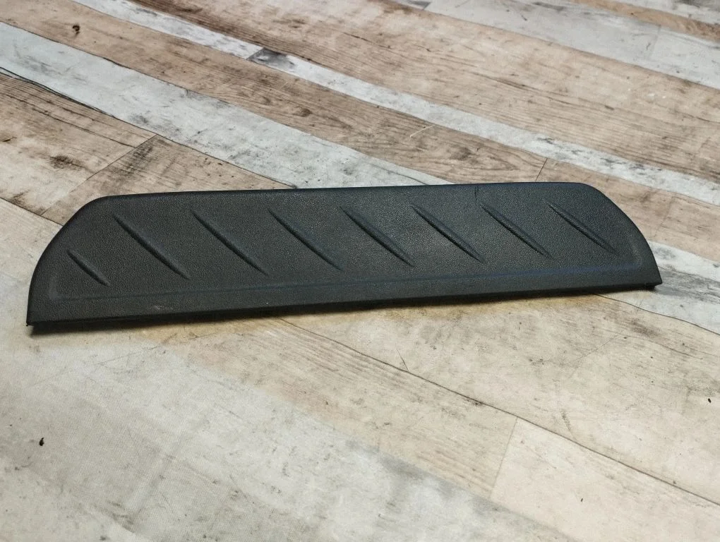 Rear sill trim cover 84262SMGE010