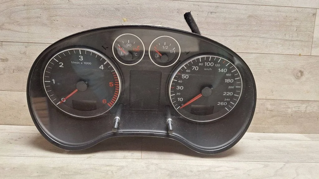 Speedometer (instrument cluster) 8P0920901D