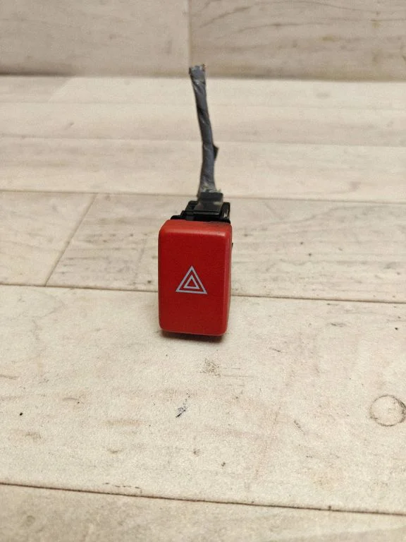 Hazard light switch M19620