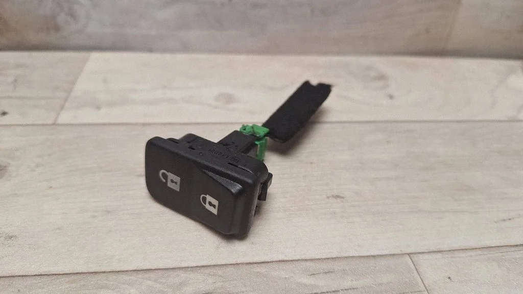 Central locking switch button 30773333