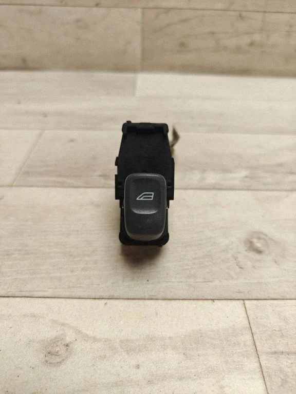 Electric window control switch 9472275