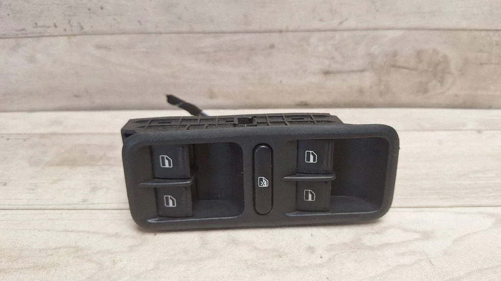 Electric window control switch 5J0867171