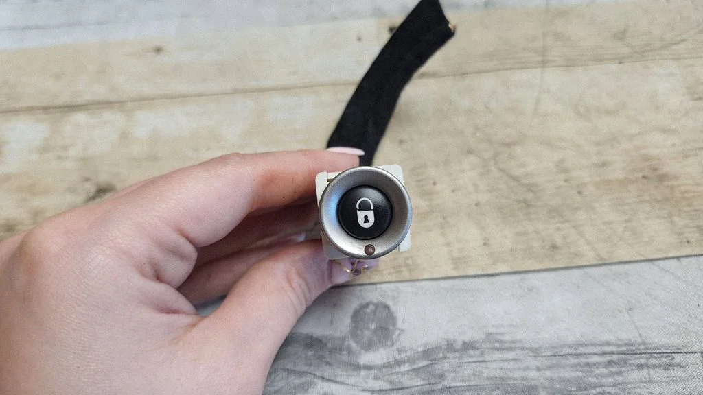 Central locking switch button 1497826077