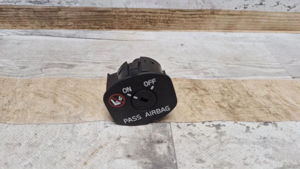 Passenger airbag on/off switch – Volvo V60 (2011-2013)