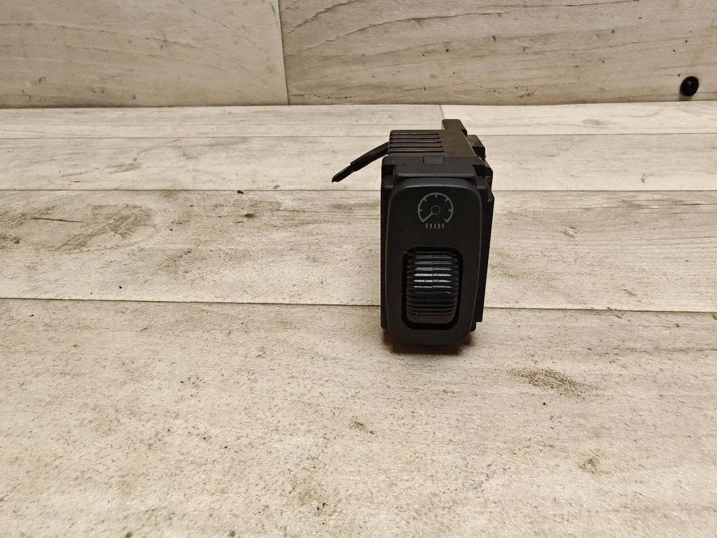 Panel lighting control switch – Mitsubishi Outlander (2007-2012)