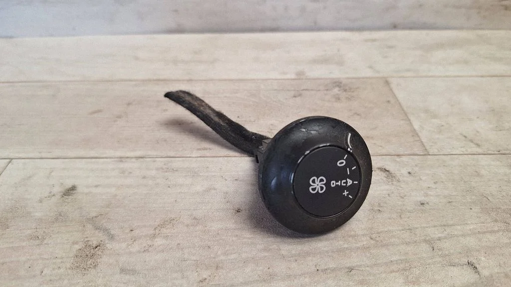 Interior fan control switch