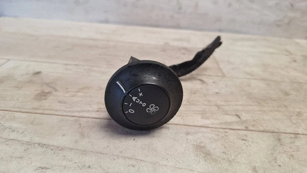 Interior fan control switch