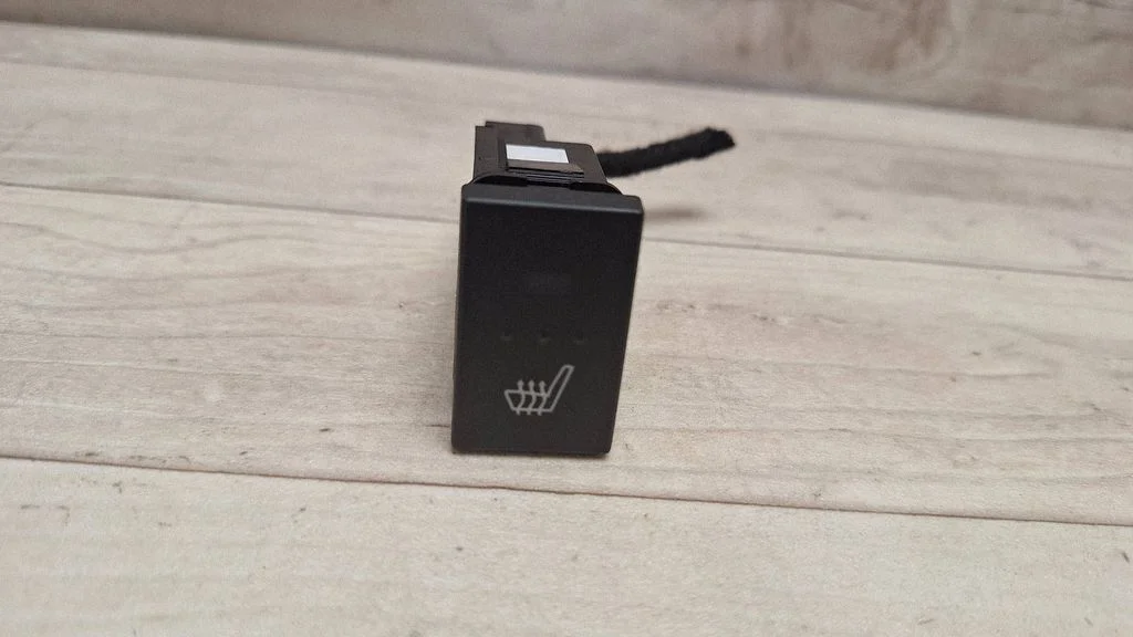Seat heating switch 03750320
