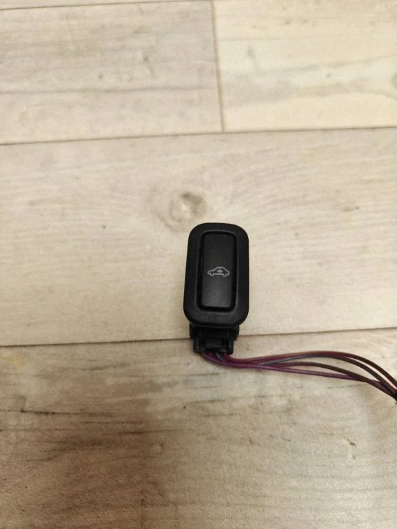 Alarm switch – Volkswagen Passat CC (2008-2016)