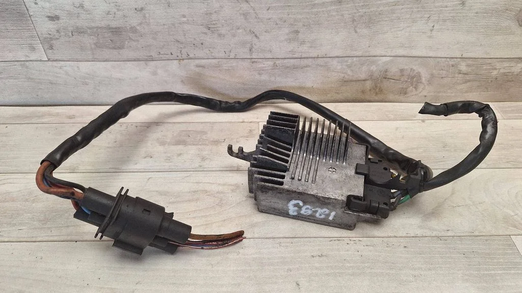 Jahutusventilaatori relee – Audi A4 S4 B6 8E 8H (2001-2005)